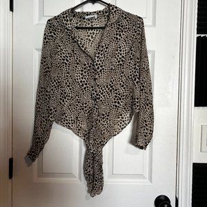 Tie front crop shirt in animal heart print - Small